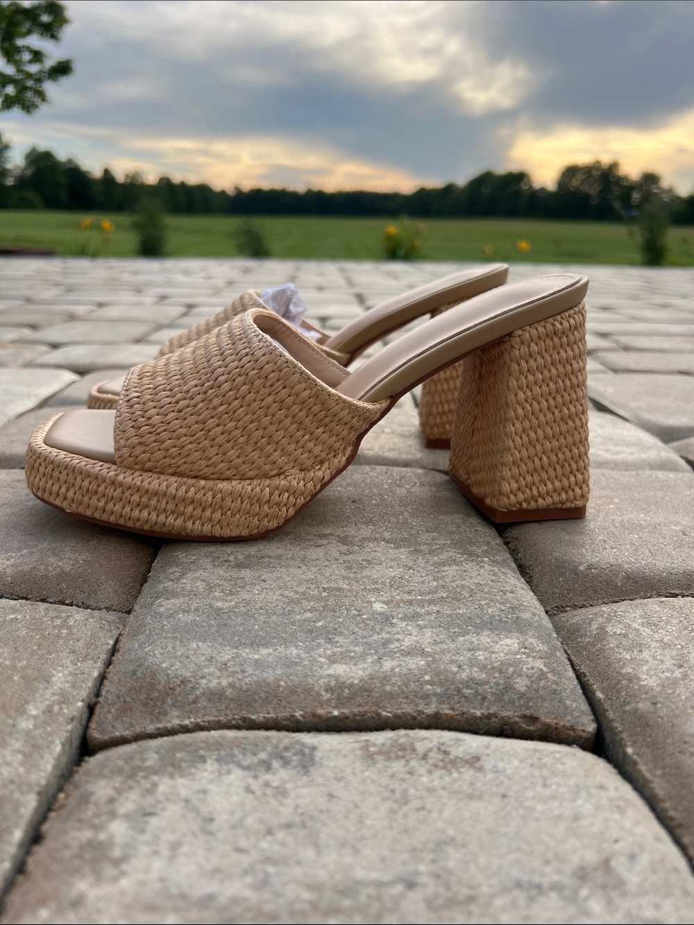 BRAND NEW!!! Monrovia Raffia Heeled Sandals - Beige